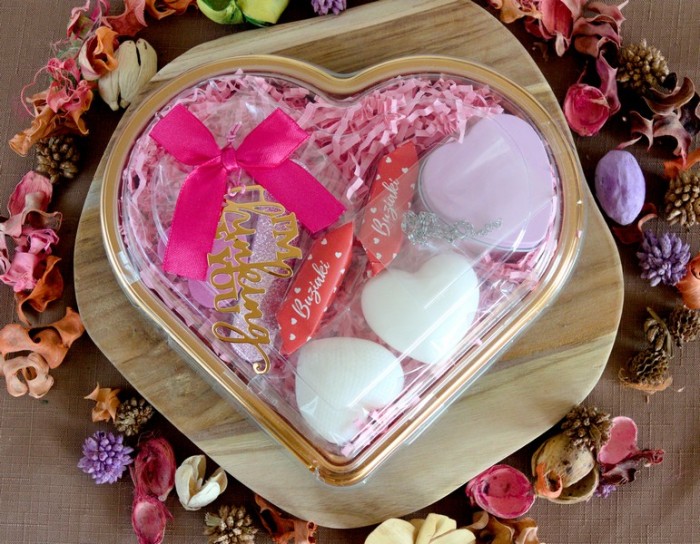 GIFTBOX 003_zestaw do paznokci (2).jpg
